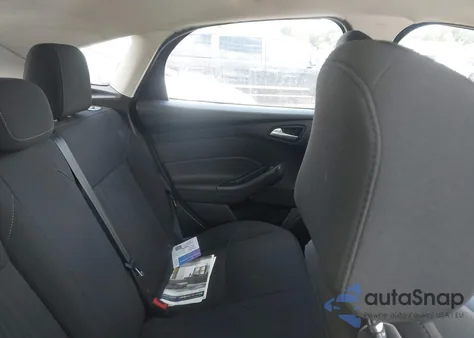 2016 Ford Focus Se z USA, uszkodzony, nr VIN 1FADP3K29GL234942